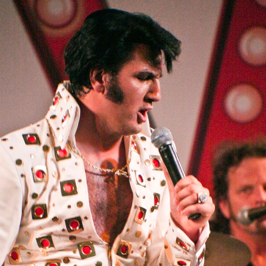 Get Ready to Rock with Elvis Presley : “Burning Love” Turns Up the Heat (1972) Get Ready to Rock with Elvis Presley : “Burning Love” Turns Up the Heat (1972)