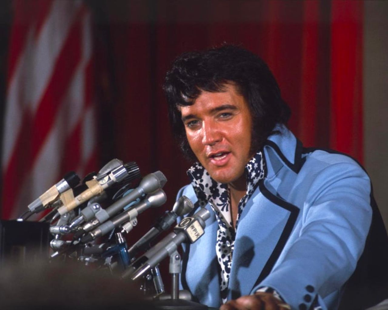 How Unchained Melody Became Elvis Presley’s Signature Song How Unchained Melody Became Elvis Presley’s Signature Song