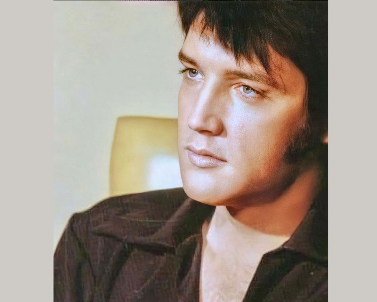 First in Line – Elvis Presley First in Line – Elvis Presley