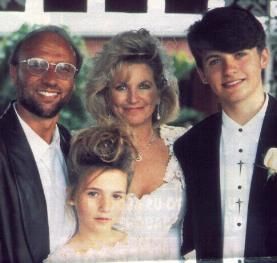 Maurice Gibb, along with his children Samantha and Adam Gibb, recorded the song “The Bridge,” a heartfelt piece that touched everyone who heard it. Maurice Gibb, along with his children Samantha and Adam Gibb, recorded the song “The Bridge,” a heartfelt piece that touched everyone who heard it.