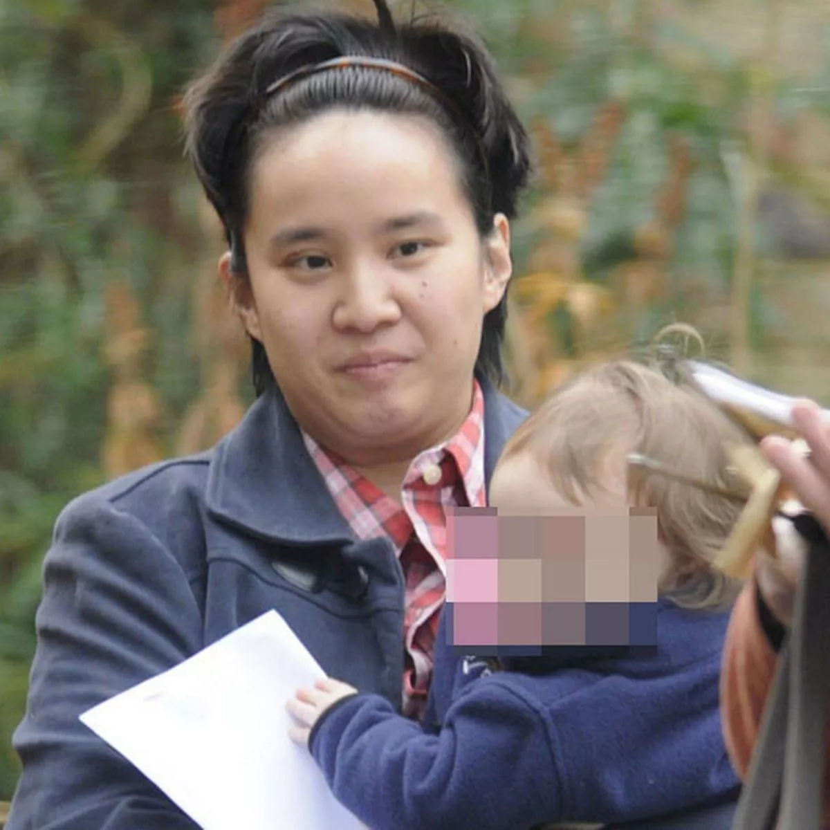 The Truth Behind the Story of Snow Evelyn Robin Juliet Gibb: Robin Gibb’s Illegitimate Child with Housekeeper Claire Yang The Truth Behind the Story of Snow Evelyn Robin Juliet Gibb: Robin Gibb’s Illegitimate Child with Housekeeper Claire Yang