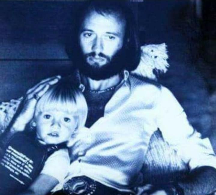 At the age of 49, Adam Gibb, the son of Maurice Gibb, opens up about the truth behind his father’s death, shedding light on the painful and private details of that tragic moment. At the age of 49, Adam Gibb, the son of Maurice Gibb, opens up about the truth behind his father’s death, shedding light on the painful and private details of that tragic moment.