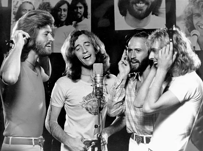 Barry Gibb Reflects on the Loss of His Brothers, Expressing Heartbreak with the Words ‘Why Did They Abandon Me? Barry Gibb Reflects on the Loss of His Brothers, Expressing Heartbreak with the Words ‘Why Did They Abandon Me?