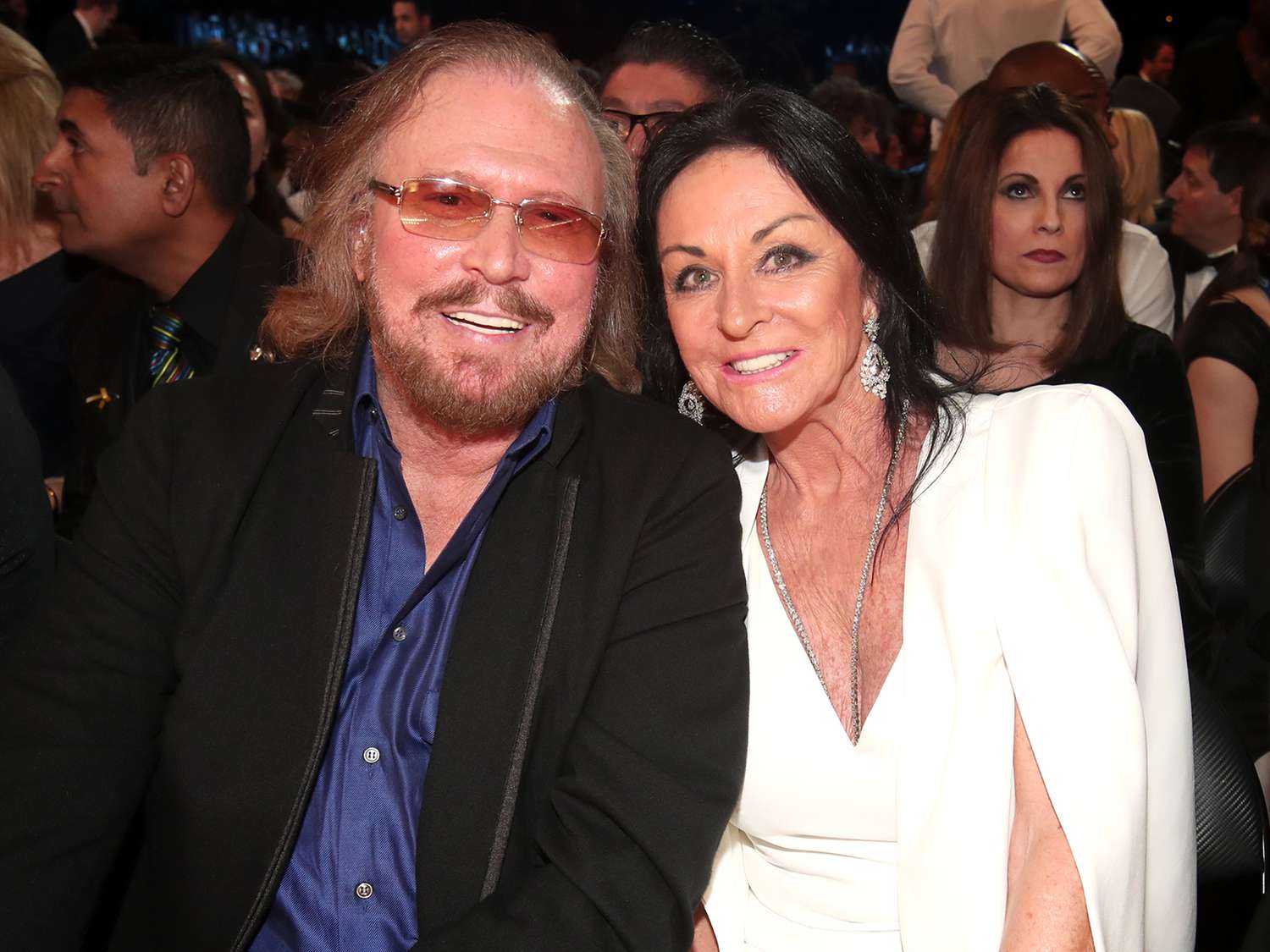 Barry Gibb & Linda Gray: A Timeless and Beautiful Love Story Barry Gibb & Linda Gray: A Timeless and Beautiful Love Story