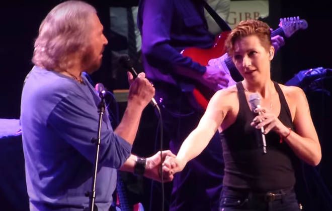 Barry Gibb inviting Maurice's daughter on stage for duet of 'How Can You Mend a Broken Heart' is so moving