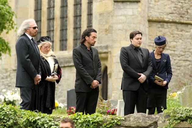 Barry Gibb, Dwina Gibb, Stevie Gibb, Spencer Gibb and RJ Gibb attend late Bee Gees singer Robin