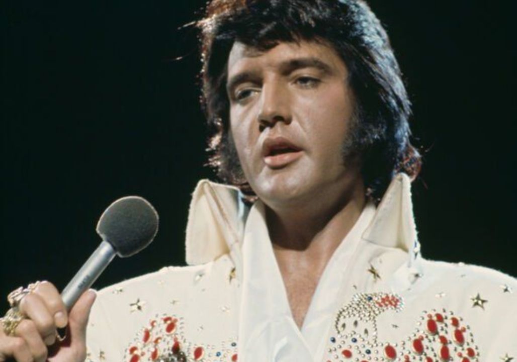 “He Was a Tornado”: The Day Fans and Friends Witnessed Elvis Presley’s Unseen Fury — And the Tenderness That Followed