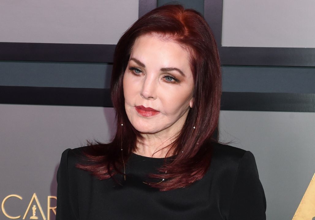 “Secrets, Struggles & Love: Priscilla Presley Opens Up About Raising Lisa Marie, Elvis’s Legacy, and the Truth Behind the Tabloids” “Secrets, Struggles & Love: Priscilla Presley Opens Up About Raising Lisa Marie, Elvis’s Legacy, and the Truth Behind the Tabloids”