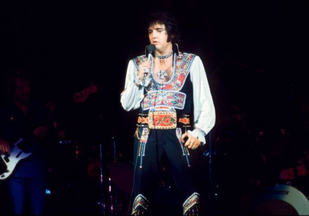 Elvis Presley’s Final Year: Inside the King’s Last 12 Months — From the Jungle Room Sessions and Heartbreak to Prescription Pills, Mysterious Farewell Words, and the Shocking Final Hours That Left Fans Wondering If His Death Was Fate, Neglect, or Something Far More Complicated Elvis Presley’s Final Year: Inside the King’s Last 12 Months — From the Jungle Room Sessions and Heartbreak to Prescription Pills, Mysterious Farewell Words, and the Shocking Final Hours That Left Fans Wondering If His Death Was Fate, Neglect, or Something Far More Complicated