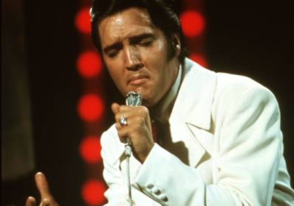 From Sweet Southern Gentleman to Scandalous Heartbreaker – Inside Elvis Presley’s Tumultuous Love Life, Secret Affairs, Jealousy, Heartbreak, and the Women Who Stole (and Broke) the King’s Heart Across Two Decades of Fame, Fortune, and Controversy, from Teenage Sweethearts and Hollywood Starlets to His One True Love and Final Fiancée Who Never Made It to the Altar From Sweet Southern Gentleman to Scandalous Heartbreaker – Inside Elvis Presley’s Tumultuous Love Life, Secret Affairs, Jealousy, Heartbreak, and the Women Who Stole (and Broke) the King’s Heart Across Two Decades of Fame, Fortune, and Controversy, from Teenage Sweethearts and Hollywood Starlets to His One True Love and Final Fiancée Who Never Made It to the Altar