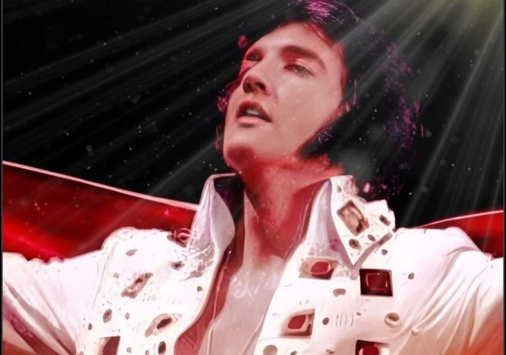 He Rose Again in Vegas—But the Lights Couldn’t Save Him: The Tragic Brilliance of Elvis Presley’s Final Years He Rose Again in Vegas—But the Lights Couldn’t Save Him: The Tragic Brilliance of Elvis Presley’s Final Years