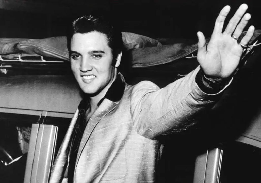 The Untold Journey of the King: How Elvis Presley Changed Music Forever and Paid the Ultimate Price