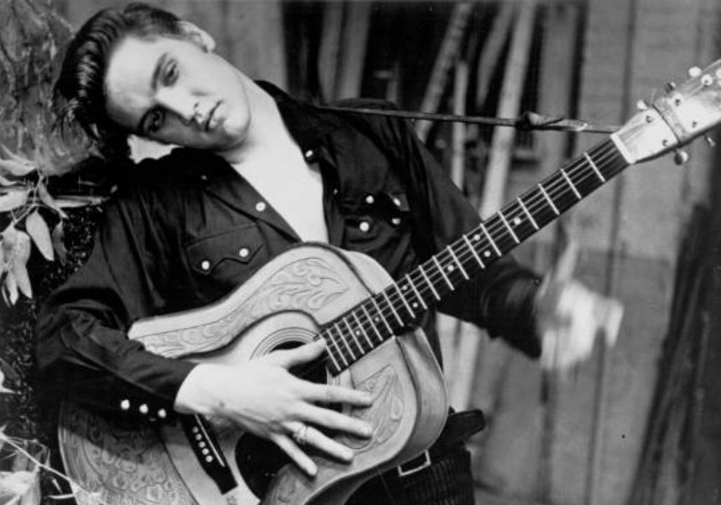 From the Shy Boy in Tupelo Who Dreamed of Music to the King of Rock and Roll Who Electrified Millions, Only to Be Trapped by Fame, Paranoia, and Prescription Drugs—A Story of Triumph and Tragedy, Charisma and Vulnerability, and How the Man Behind the Legend Struggled with Loneliness, Love, and the Weight of Being the Most Famous Entertainer in the World From the Shy Boy in Tupelo Who Dreamed of Music to the King of Rock and Roll Who Electrified Millions, Only to Be Trapped by Fame, Paranoia, and Prescription Drugs—A Story of Triumph and Tragedy, Charisma and Vulnerability, and How the Man Behind the Legend Struggled with Loneliness, Love, and the Weight of Being the Most Famous Entertainer in the World