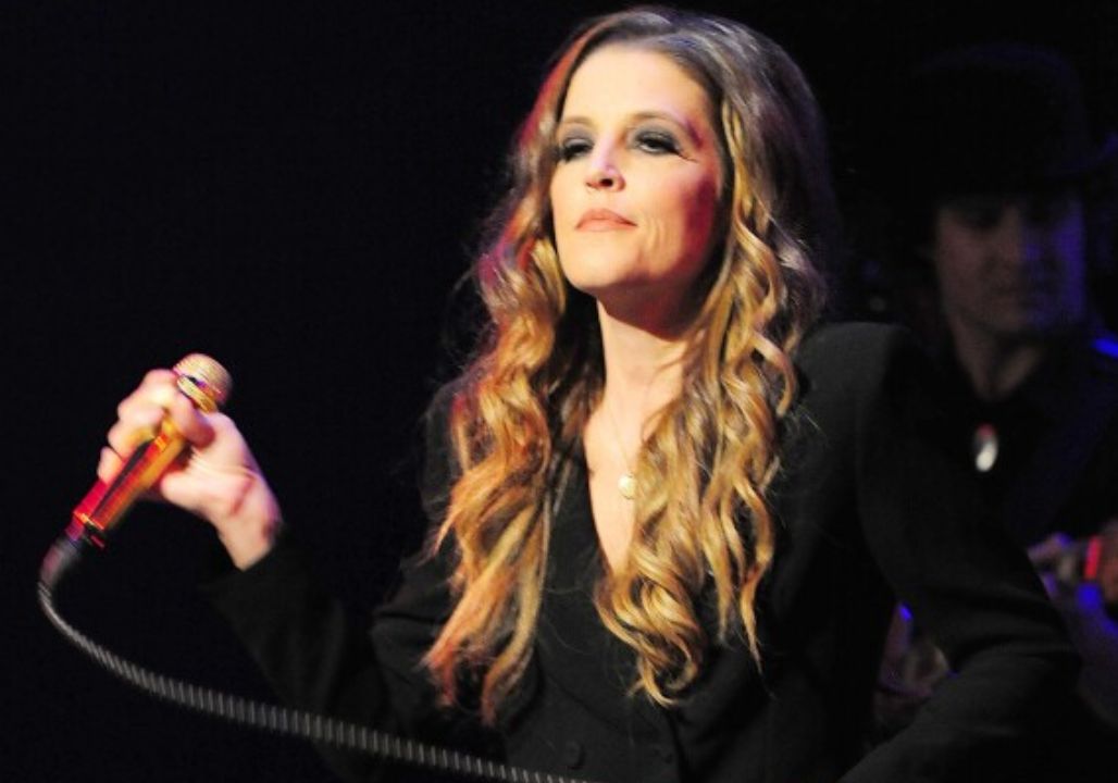 Lisa Marie Presley’s Memoir Reveals the Dark Truth of Her Childhood—A Story of Betrayal, Pain, and Silence as She Exposes Her Step-Father Michael Edwards for Crossing Boundaries, and Raises Shocking Questions About Priscilla Presley’s Role as a Mother Who Allegedly Turned a Blind Eye, Leaving Lisa Marie to Confront Trauma, Isolation, and Heartbreak That Would Shape Her Life in Ways the Public Never Saw