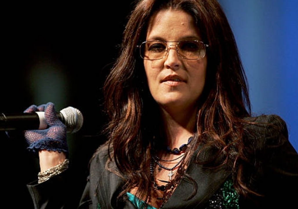Tragic Details About Lisa Marie Presley’s Twin Daughters Harper & Finley