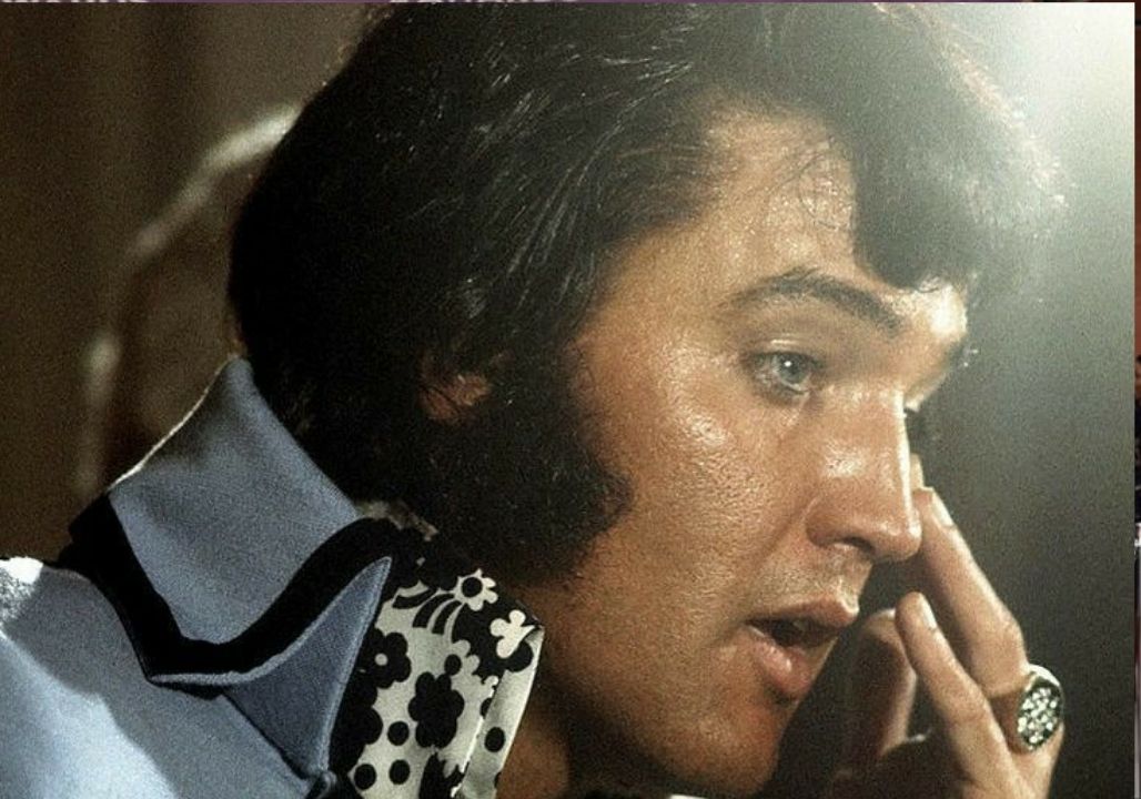 Elvis Presley’s Final Song Wasn’t Just “Unchained Melody” — It Was a Farewell That Still Brings the World to Tears… Elvis Presley’s Final Song Wasn’t Just “Unchained Melody” — It Was a Farewell That Still Brings the World to Tears…