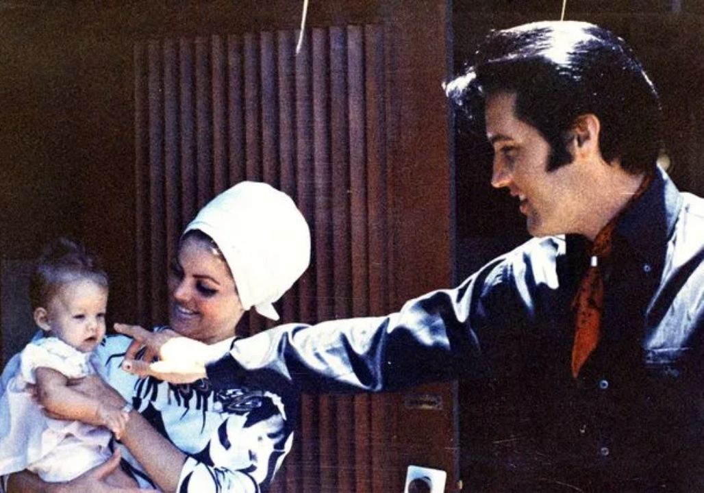 “I hope daddy won’t die” was written by Lisa Marie Presley in a poem when she was 9 years old. “I hope daddy won’t die” was written by Lisa Marie Presley in a poem when she was 9 years old.