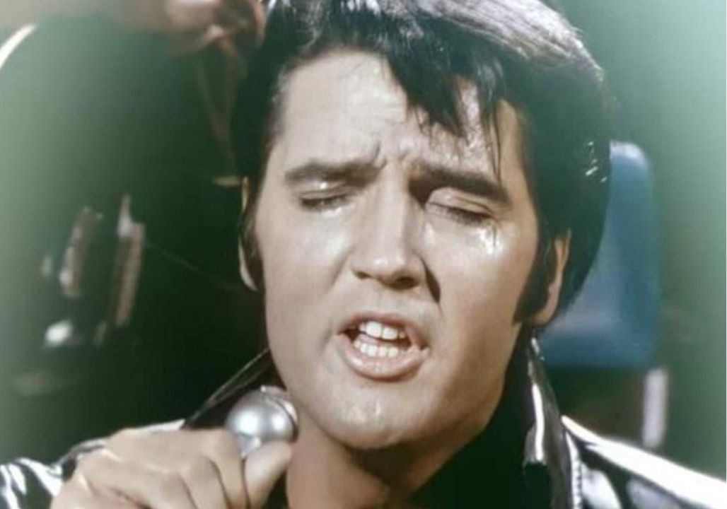 On the road to the “Promised Land,” Elvis Presley sang not just of a destination, but of every dream carried in the heart of a restless soul. His voice was filled with both fire and longing, a reminder that freedom is never just about reaching a place—it’s about the courage to keep moving forward. In every note, we feel the spirit of a man chasing hope, turning struggle into a song that still lifts weary hearts today. On the road to the “Promised Land,” Elvis Presley sang not just of a destination, but of every dream carried in the heart of a restless soul. His voice was filled with both fire and longing, a reminder that freedom is never just about reaching a place—it’s about the courage to keep moving forward. In every note, we feel the spirit of a man chasing hope, turning struggle into a song that still lifts weary hearts today.