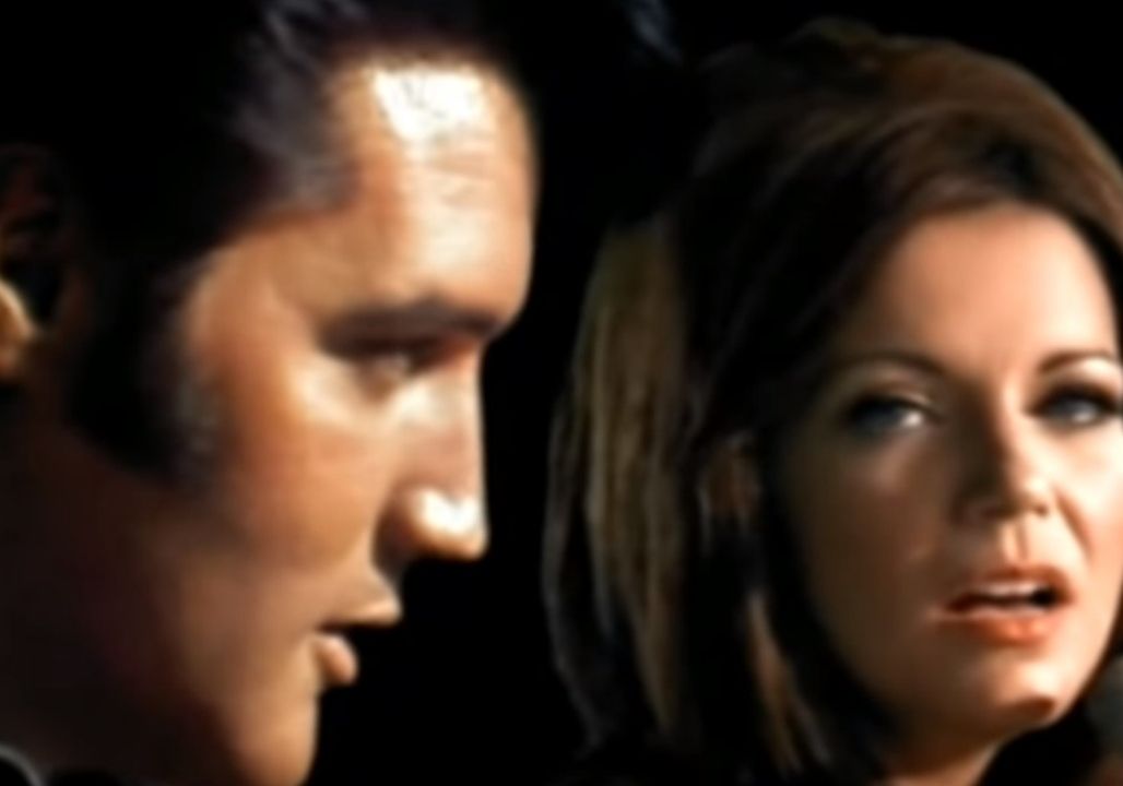 “When Two Legendary Voices Collide: Elvis Presley and Martina McBride’s Timeless ‘Blue Christmas’ Revival Returns to Melt Hearts, Stir Memories, and Bring the Magic of Holiday Heartache Back to Life Once More”