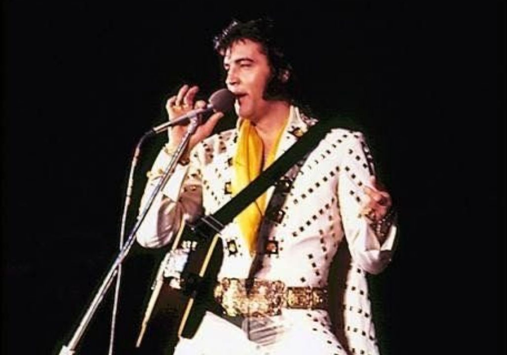 “Elvis Presley’s Secret Autopsy Report Uncovered After Decades — The Disturbing Truth Fans Feared”