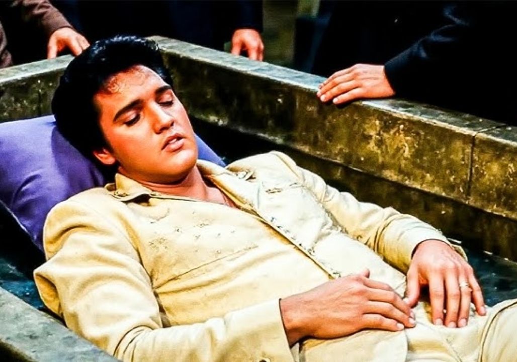 1 MIN AGO: ELVIS PRESLEY’S CASKET HAS BEEN OPENED – AND WHAT THEY FOUND WILL SHAKE THE WORLD!